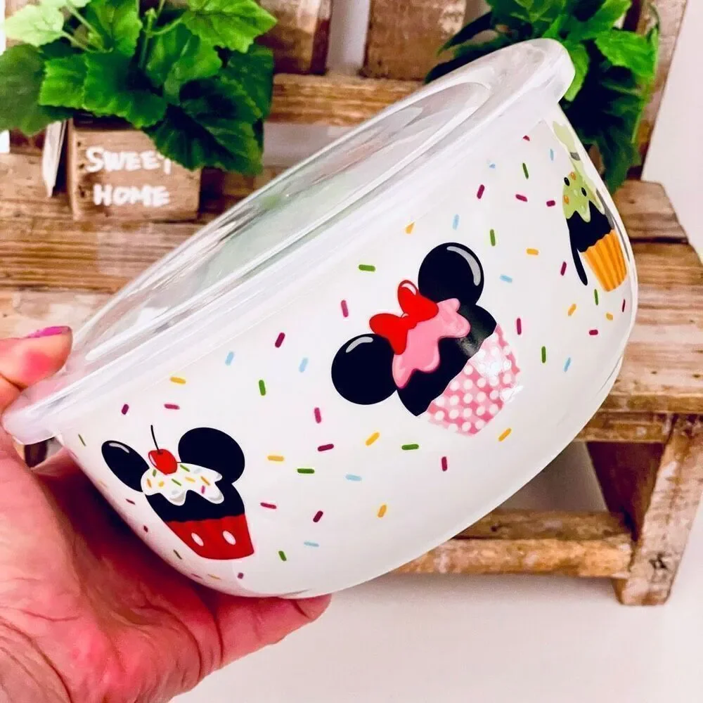 NWT Disney Winnie The Pooh & Friends Big Pressure Lid Food Container Bowl
